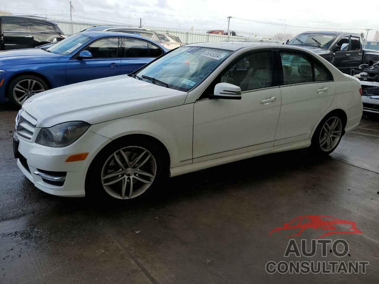 MERCEDES-BENZ C-CLASS 2013 - WDDGF8ABXDR243964