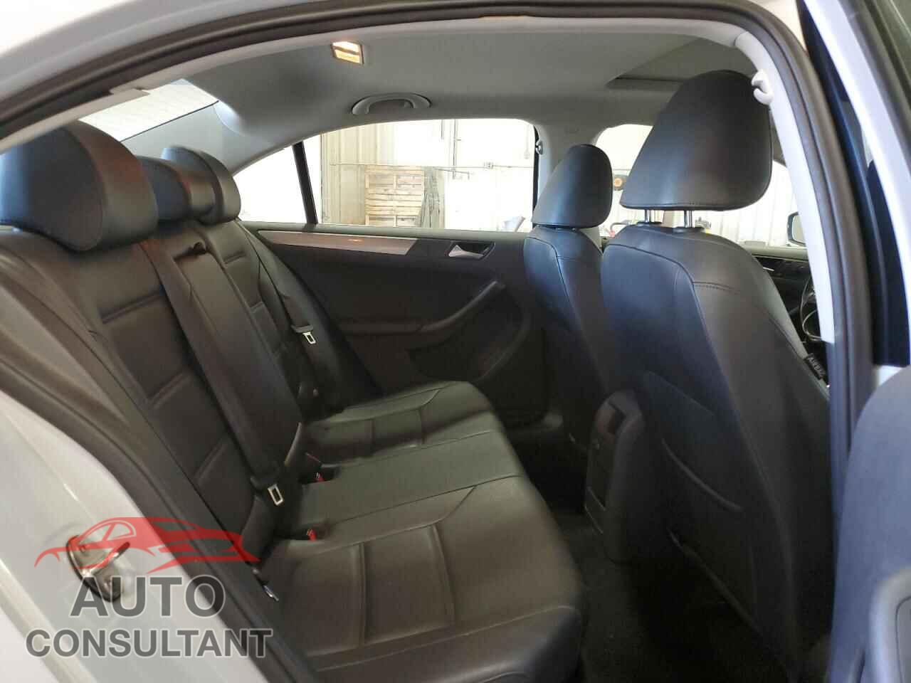 VOLKSWAGEN JETTA 2017 - 3VWDB7AJ2HM312421