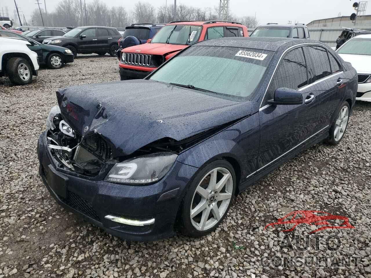 MERCEDES-BENZ C-CLASS 2012 - WDDGF8BB1CR204452