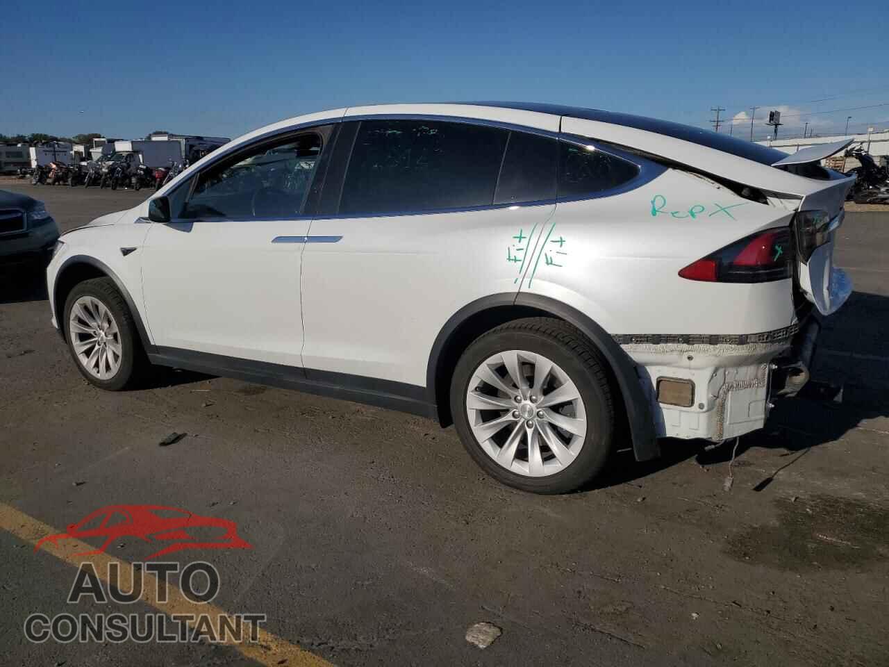 TESLA MODEL X 2020 - 5YJXCAE25LF303657
