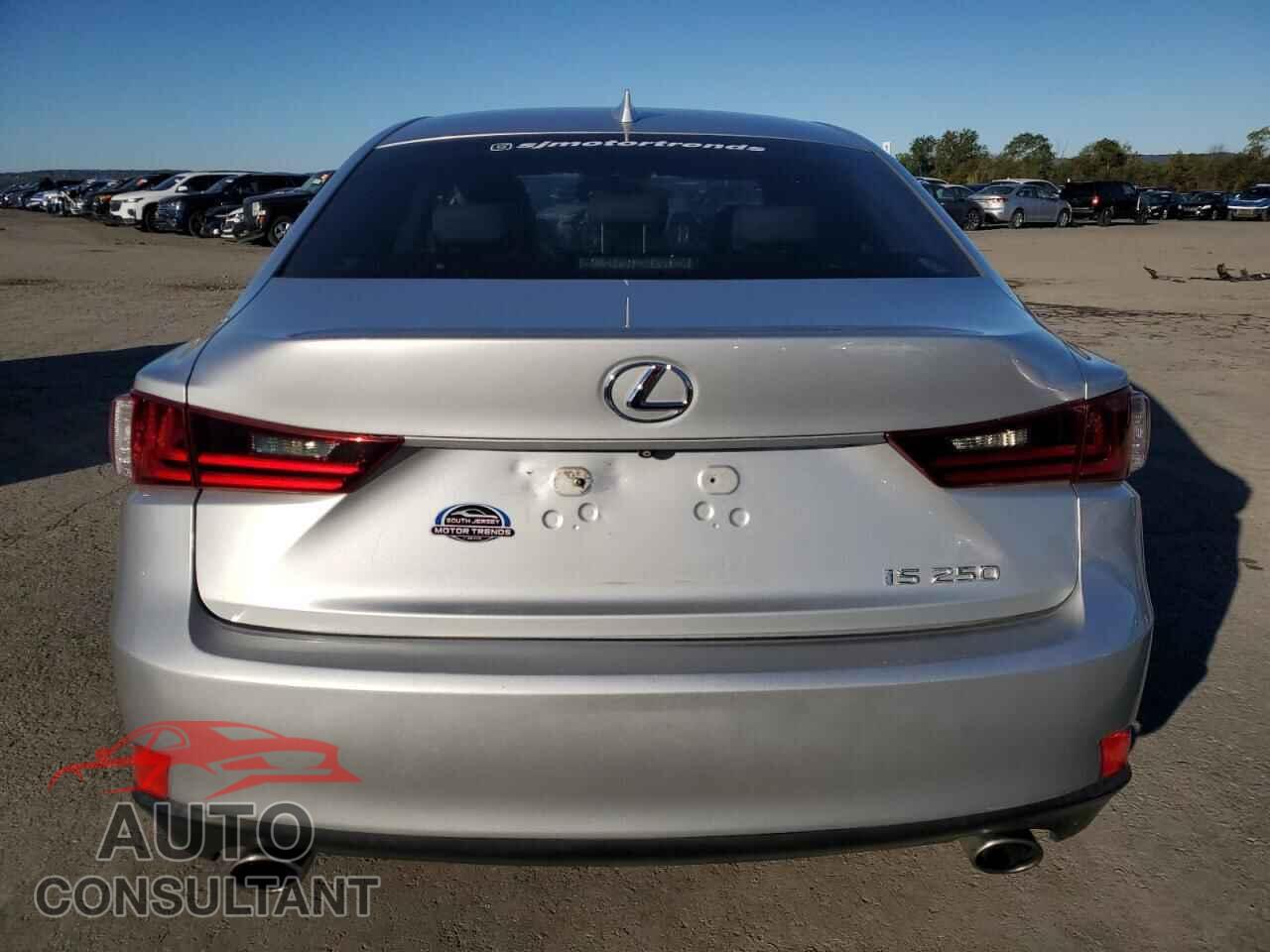 LEXUS IS 2015 - JTHBF1D29F5053623
