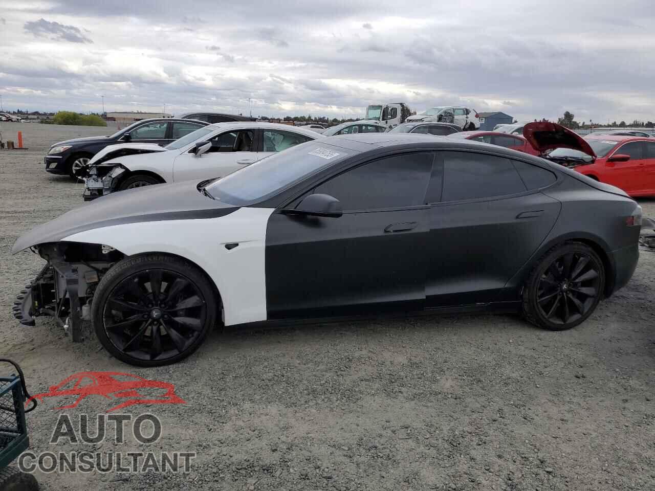 TESLA MODEL S 2016 - 5YJSA1E28GF139651