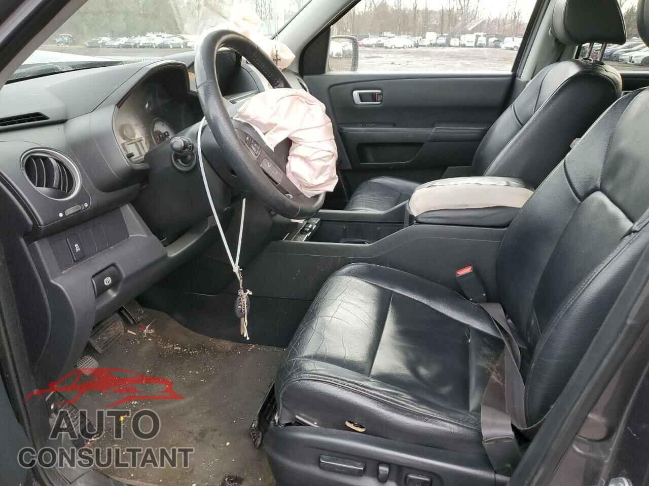 HONDA PILOT 2015 - 5FNYF4H59FB001070