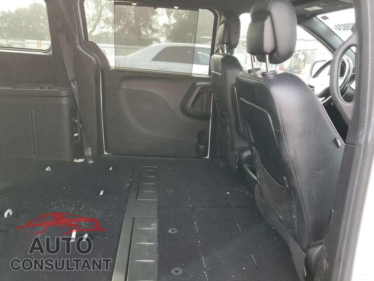 DODGE CARAVAN 2018 - 2C4RDGEG2JR237963