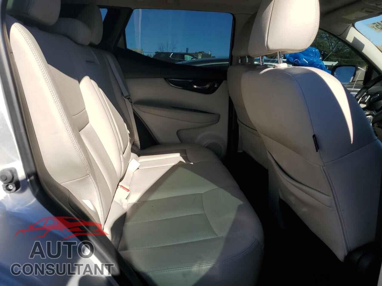 NISSAN ROGUE 2018 - JN1BJ1CR1JW202062