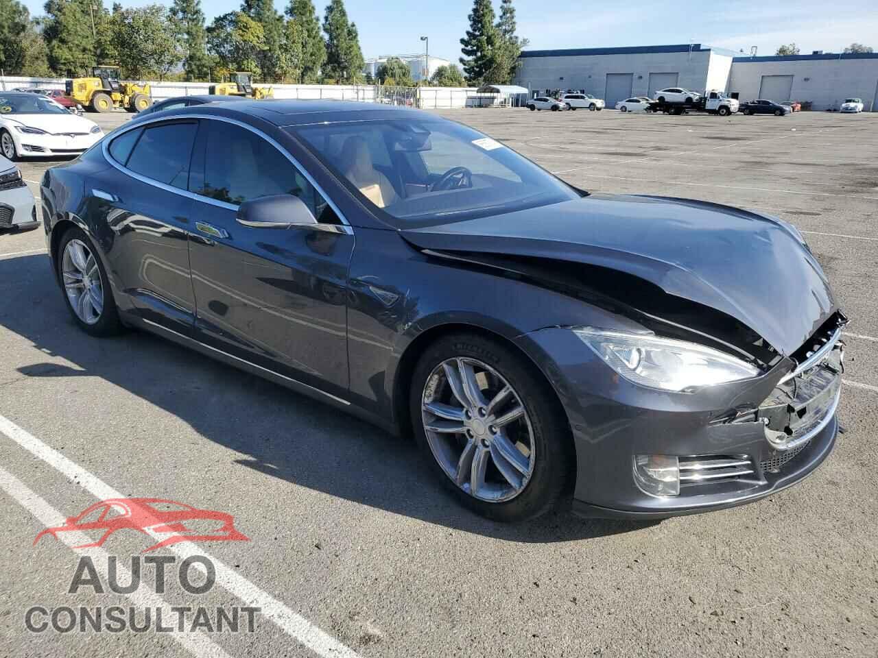 TESLA MODEL S 2015 - 5YJSA1E44FF117257