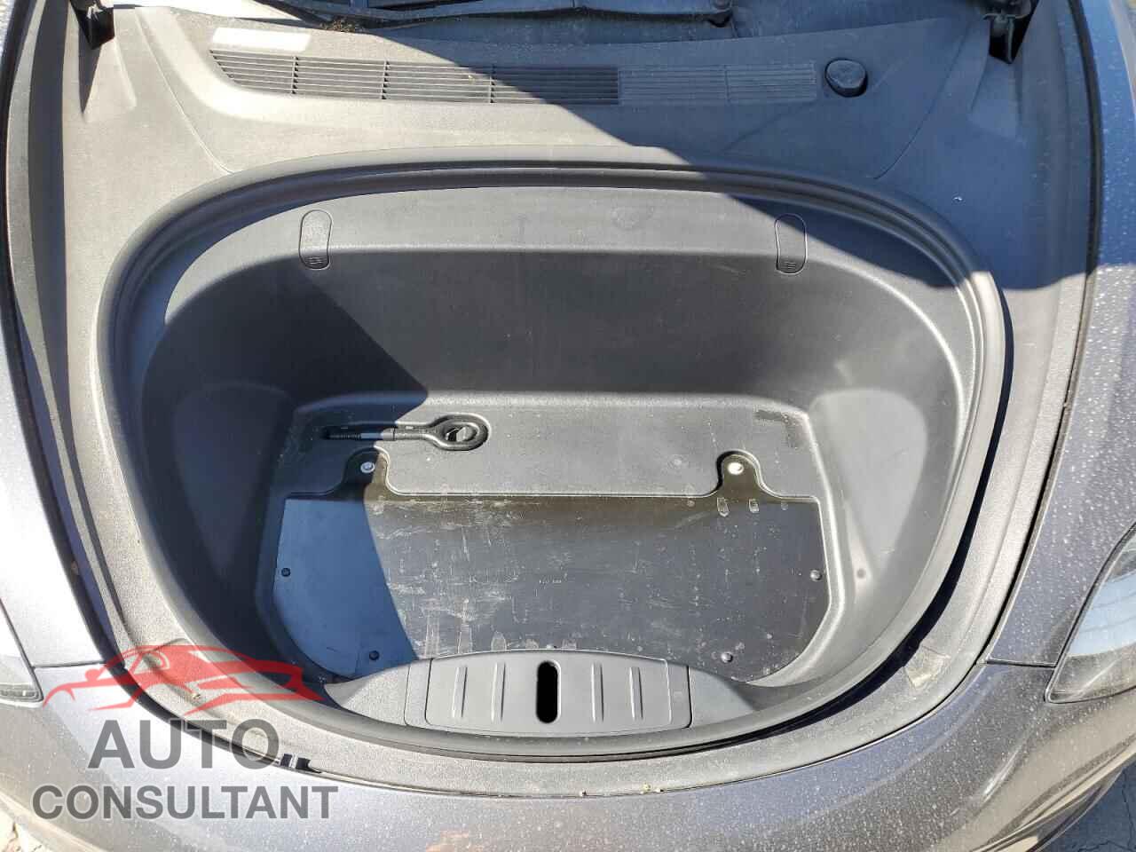 TESLA MODEL 3 2018 - 5YJ3E1EA6JF060194