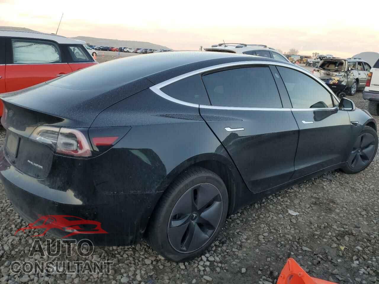 TESLA MODEL 3 2019 - 5YJ3E1EB0KF194838