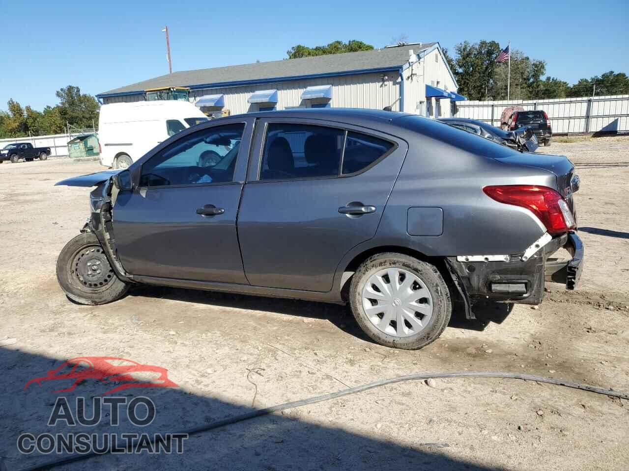 NISSAN VERSA 2019 - 3N1CN7AP8KL828602