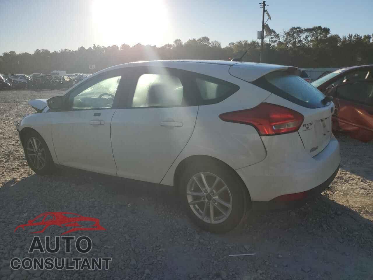 FORD FOCUS 2015 - 1FADP3K21FL365717