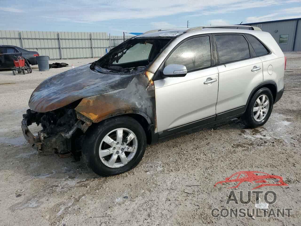 KIA SORENTO 2011 - 5XYKT3A11BG166453