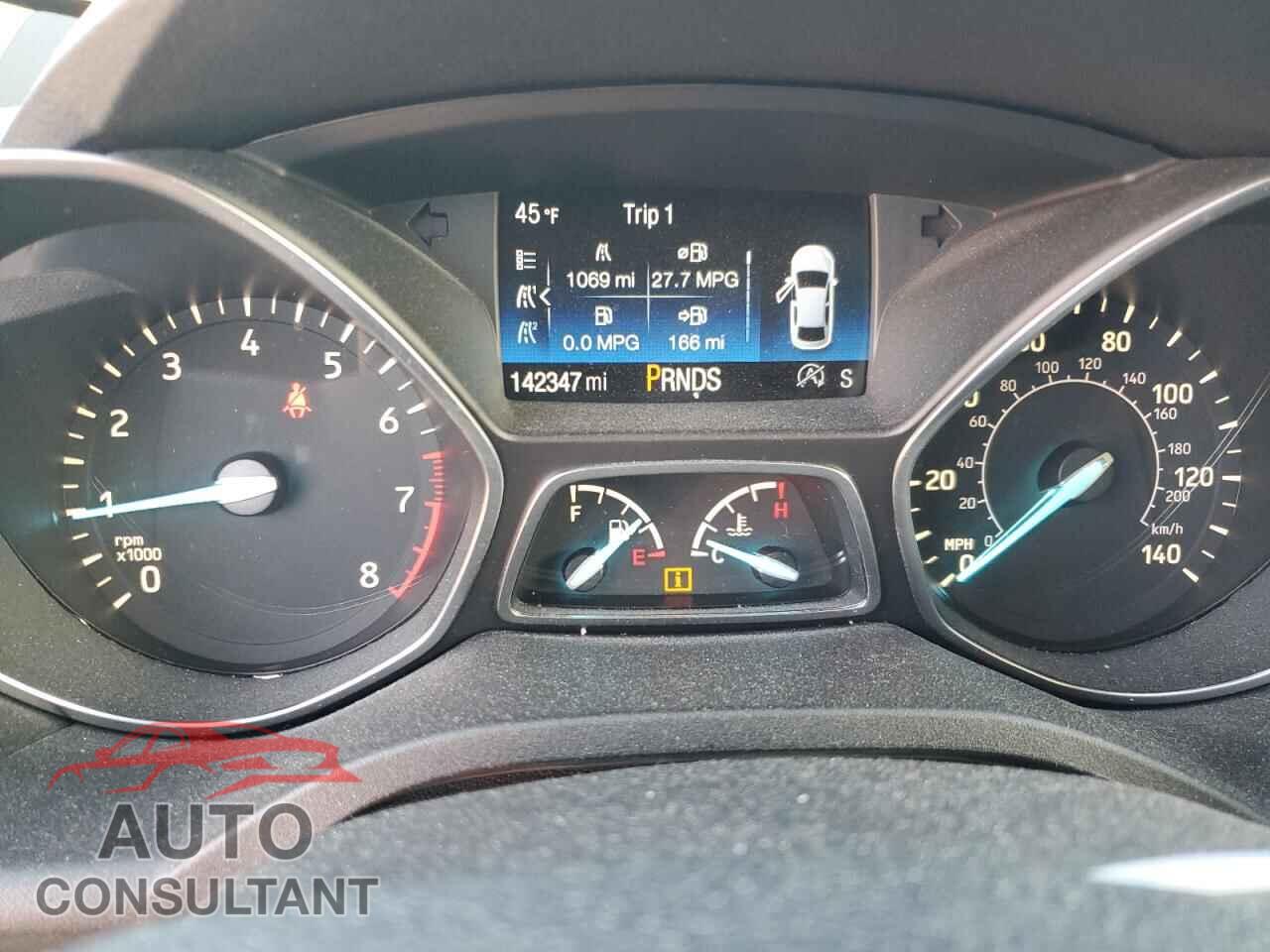 FORD ESCAPE 2017 - 1FMCU0GD7HUB34739