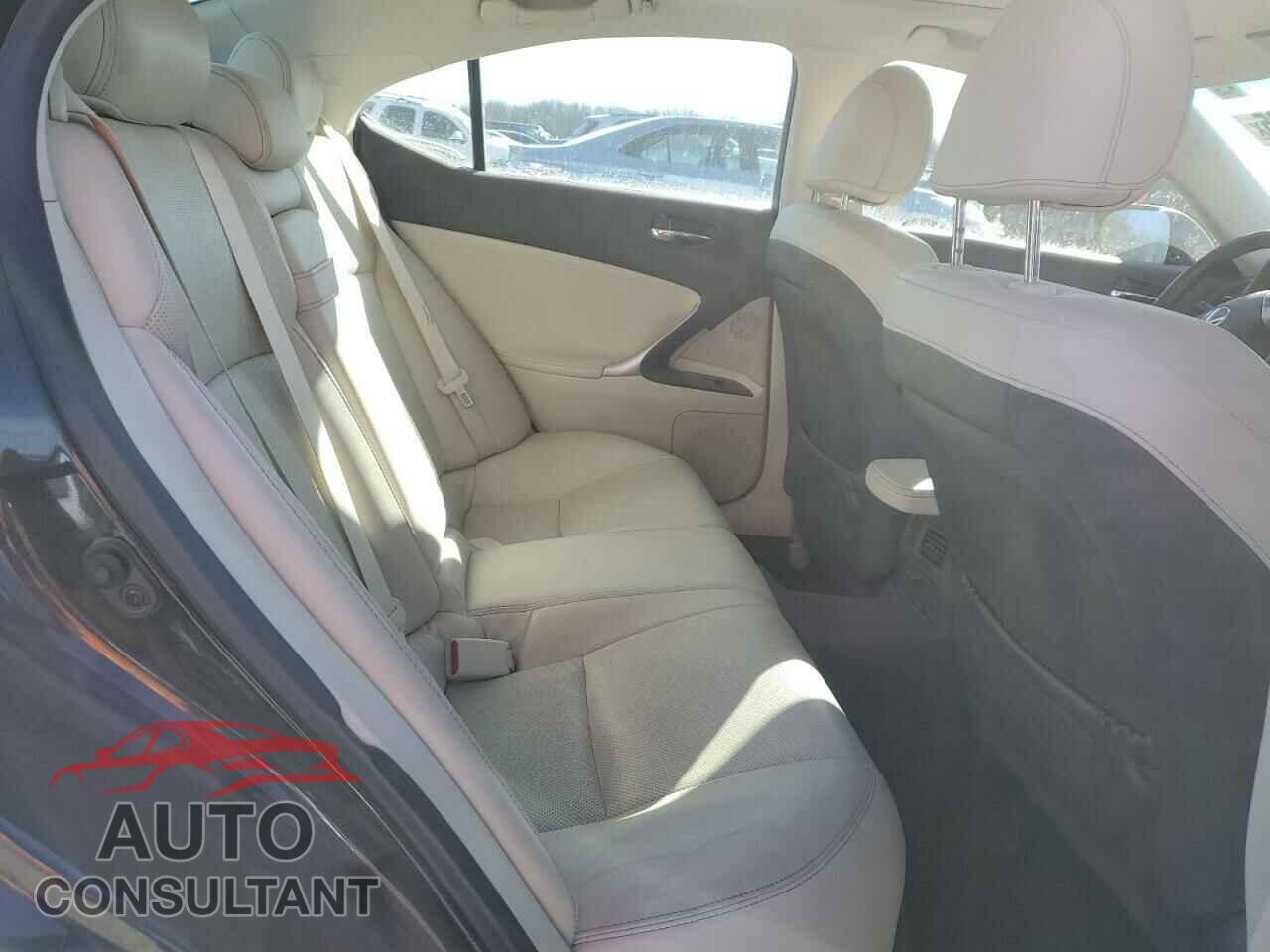 LEXUS IS 2011 - JTHBF5C29B5154972
