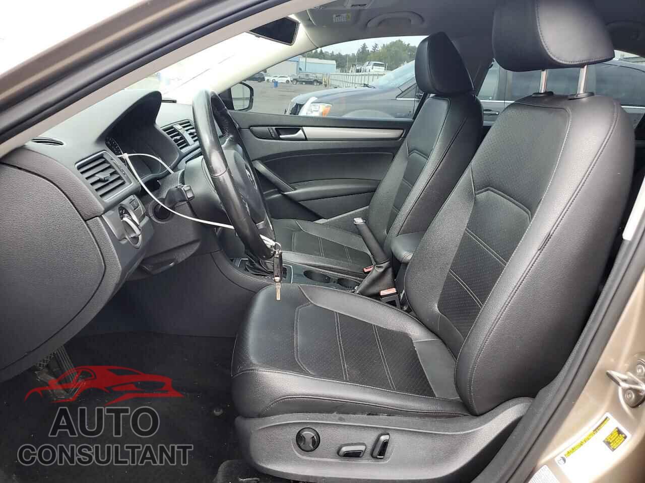 VOLKSWAGEN PASSAT 2015 - 1VWAT7A3XFC068078