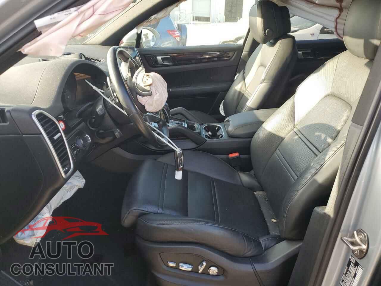 PORSCHE CAYENNE 2021 - WP1AA2AY2MDA08115