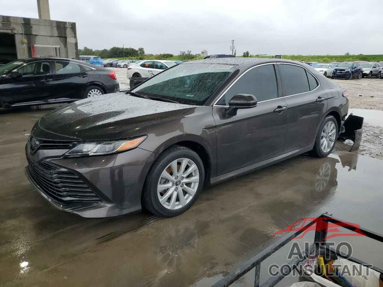 TOYOTA CAMRY 2018 - 4T1B11HK2JU108627