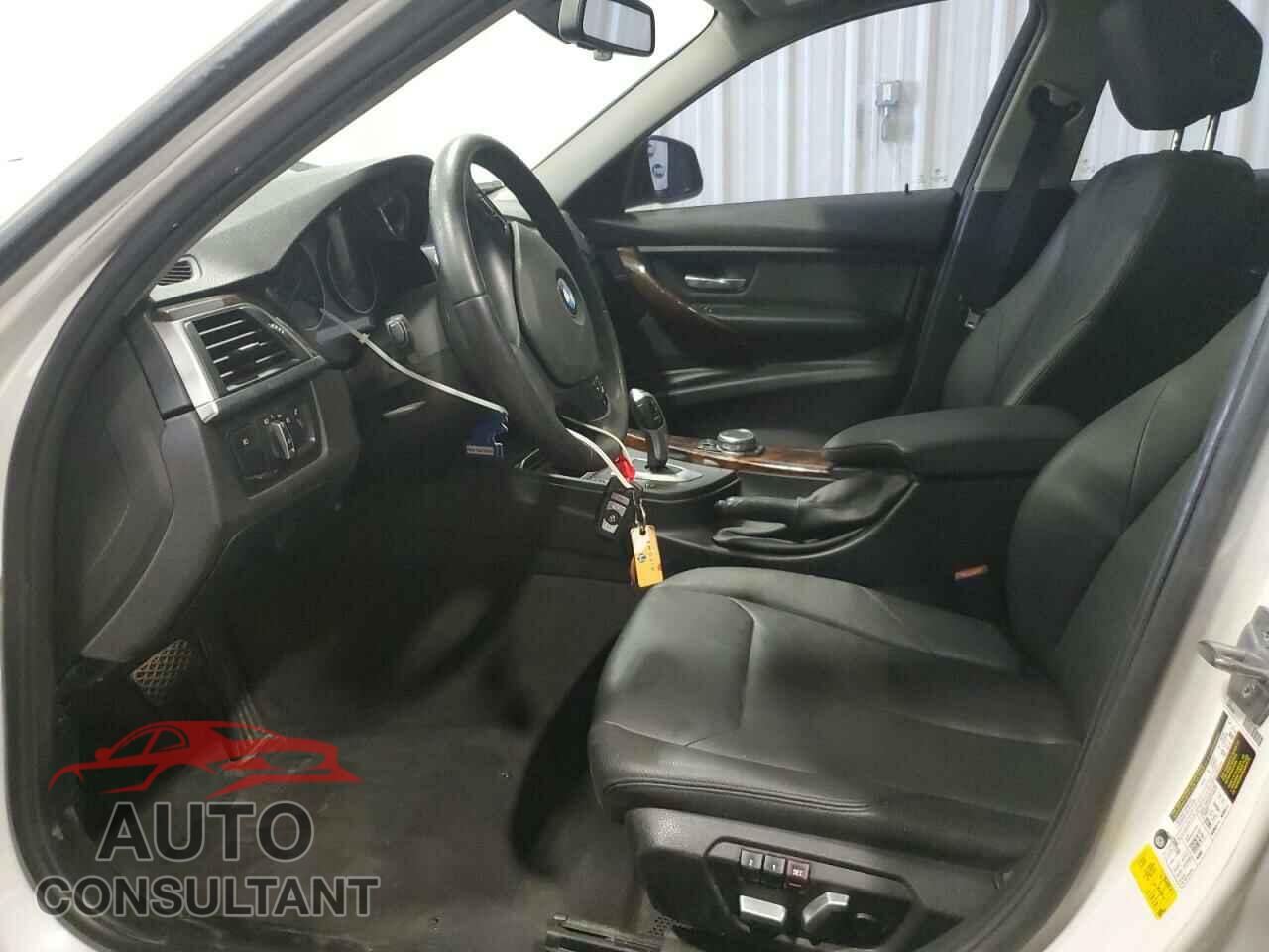 BMW 3 SERIES 2017 - WBA8E1G58HNU12593