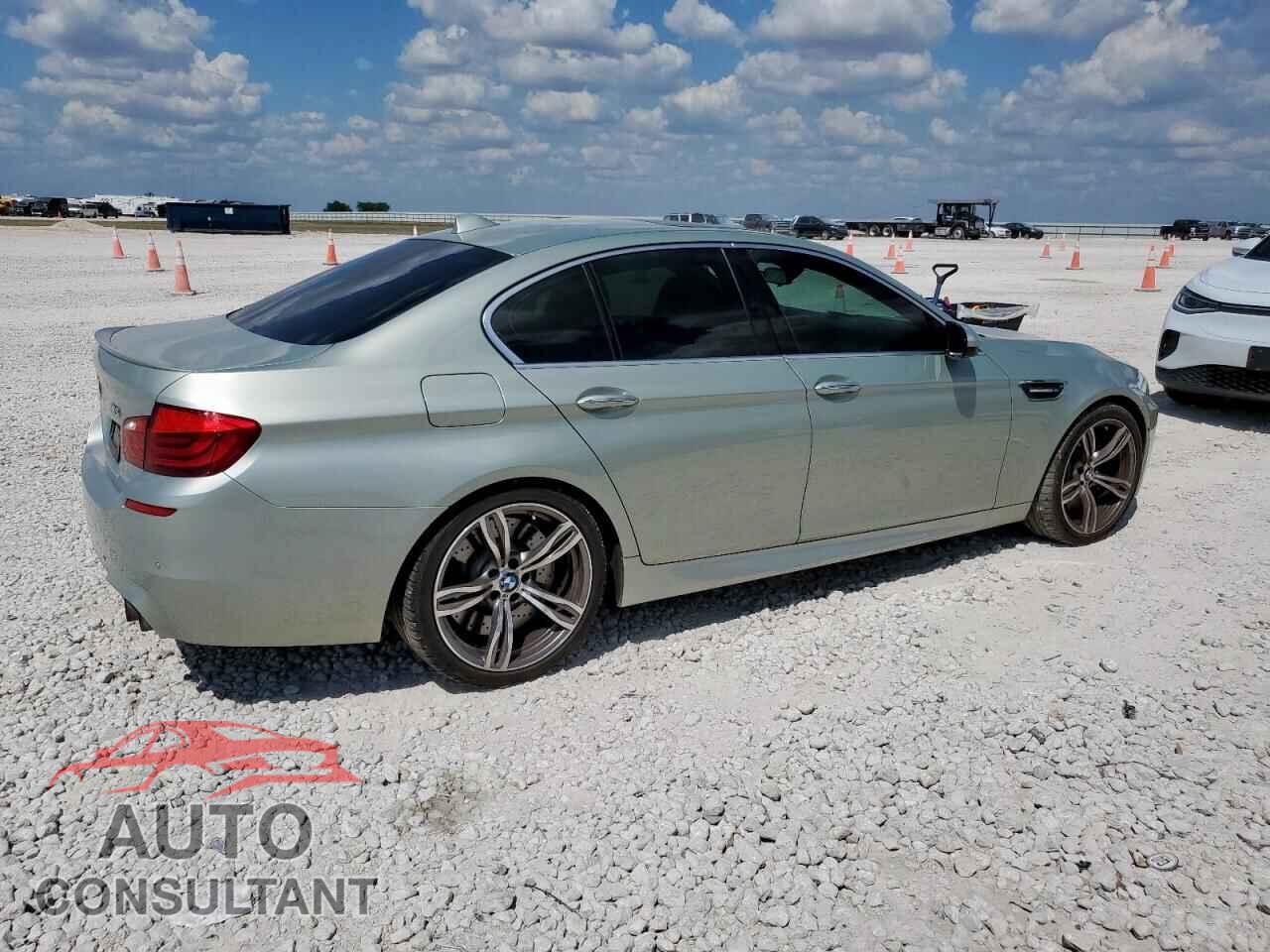 BMW M5 2013 - WBSFV9C56DC774080