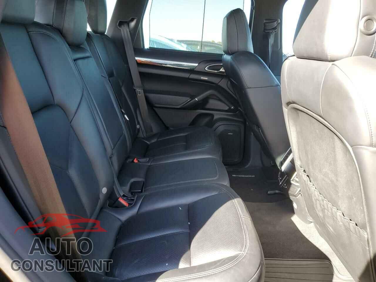 PORSCHE CAYENNE 2016 - WP1AA2A21GLA02067