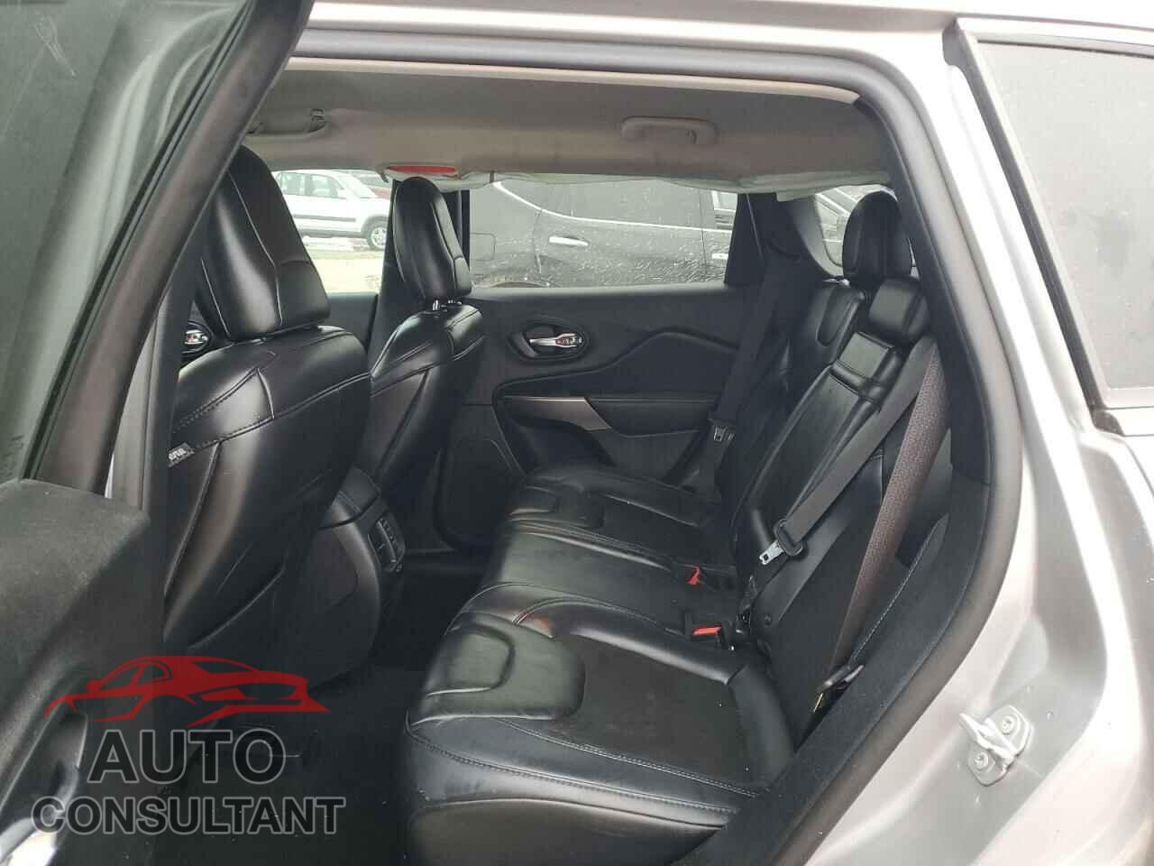 JEEP GRAND CHER 2019 - 1C4PJLLB5KD403395