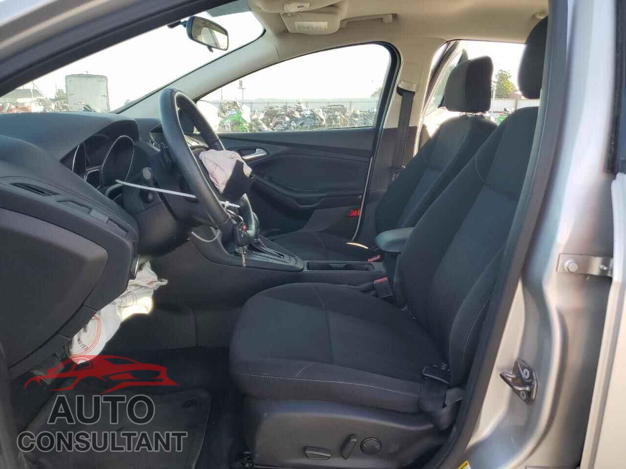 FORD FOCUS 2016 - 1FADP3F23GL268482
