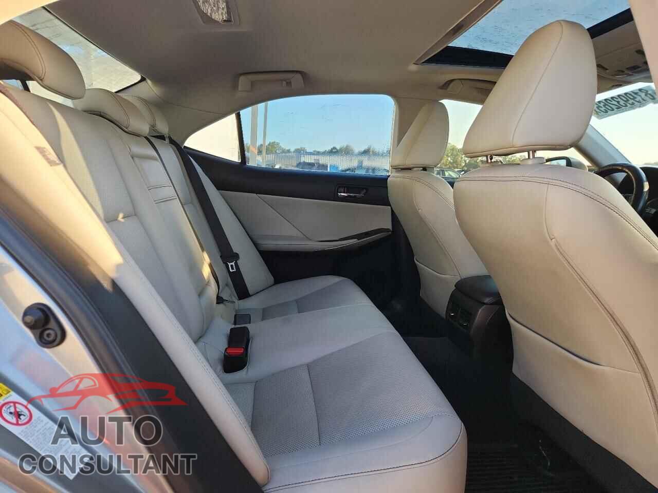 LEXUS IS 2014 - JTHBF1D28E5012768