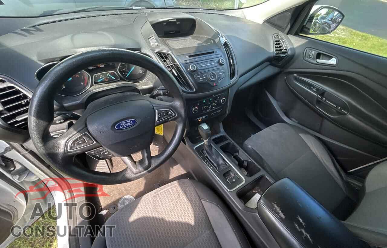FORD ESCAPE 2017 - 1FMCU0G97HUE84609