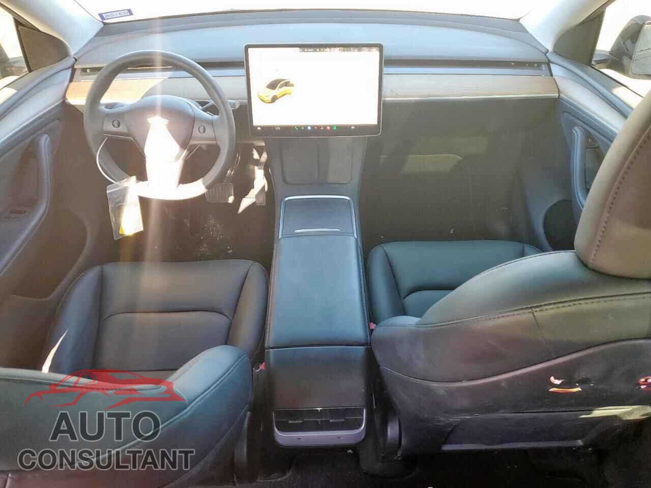 TESLA MODEL Y 2024 - 7SAYGDEE6RA242560