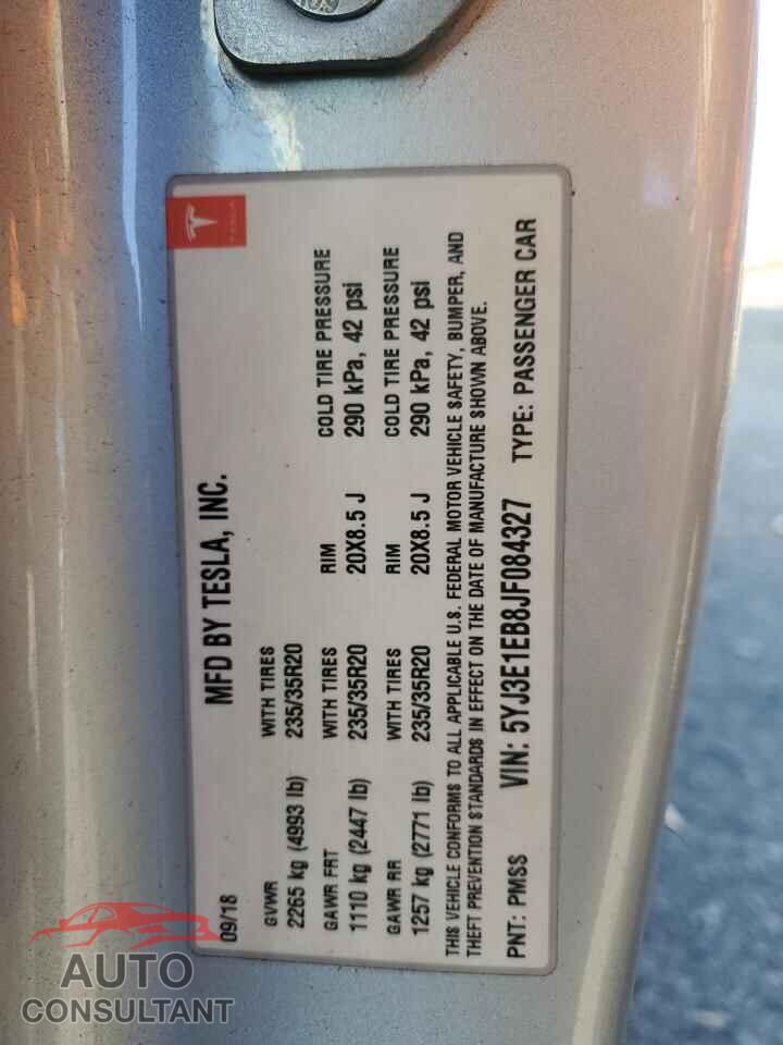TESLA MODEL 3 2018 - 5YJ3E1EB8JF084327