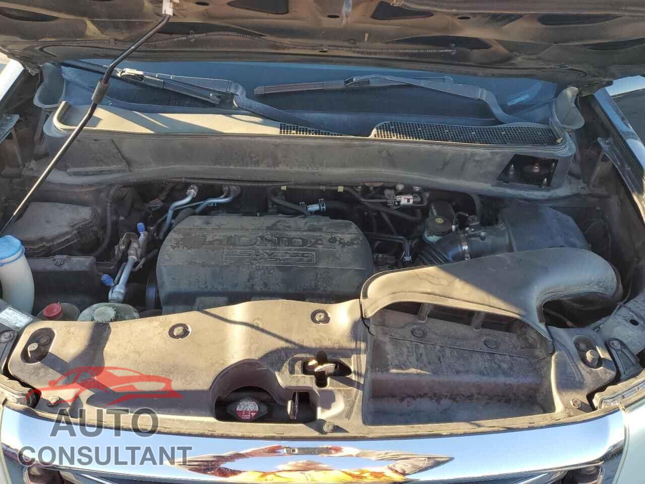 HONDA PILOT 2015 - 5FNYF3H94FB011132