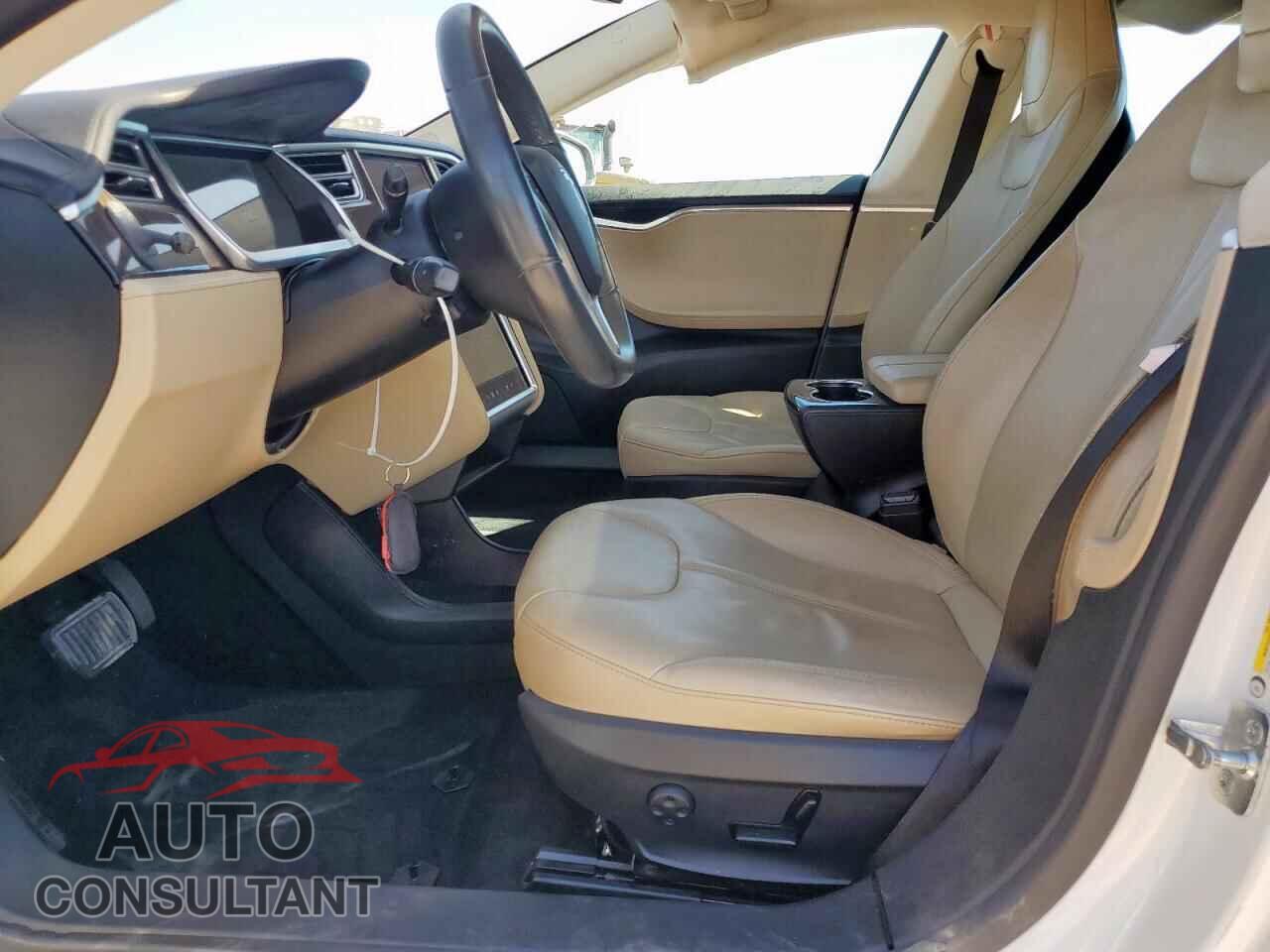 TESLA MODEL S 2013 - 5YJSA1CG8DFP20495