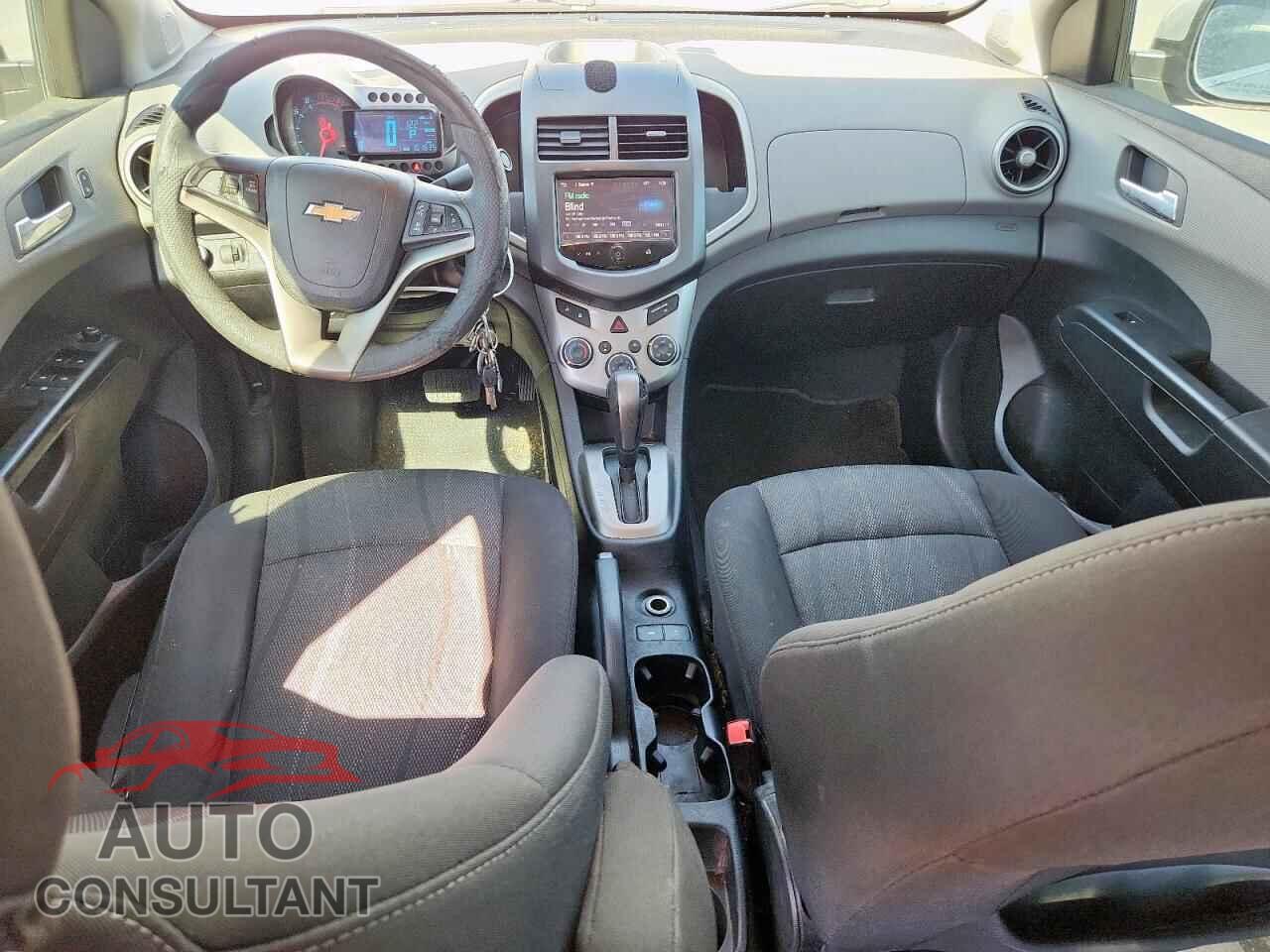 CHEVROLET SONIC 2015 - 1G1JC5SH4F4175972