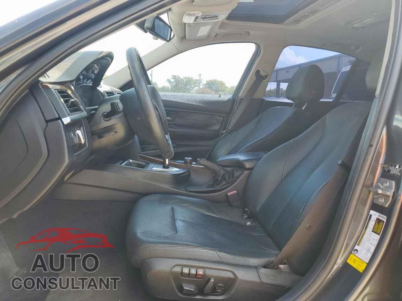 BMW 3 SERIES 2013 - WBA3A5C52DF358229