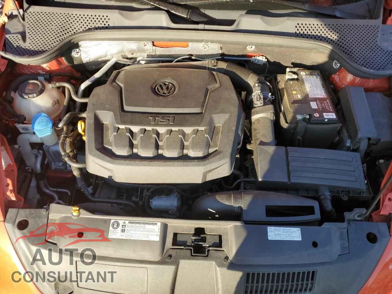 VOLKSWAGEN BEETLE 2018 - 3VW5DAAT7JM501357