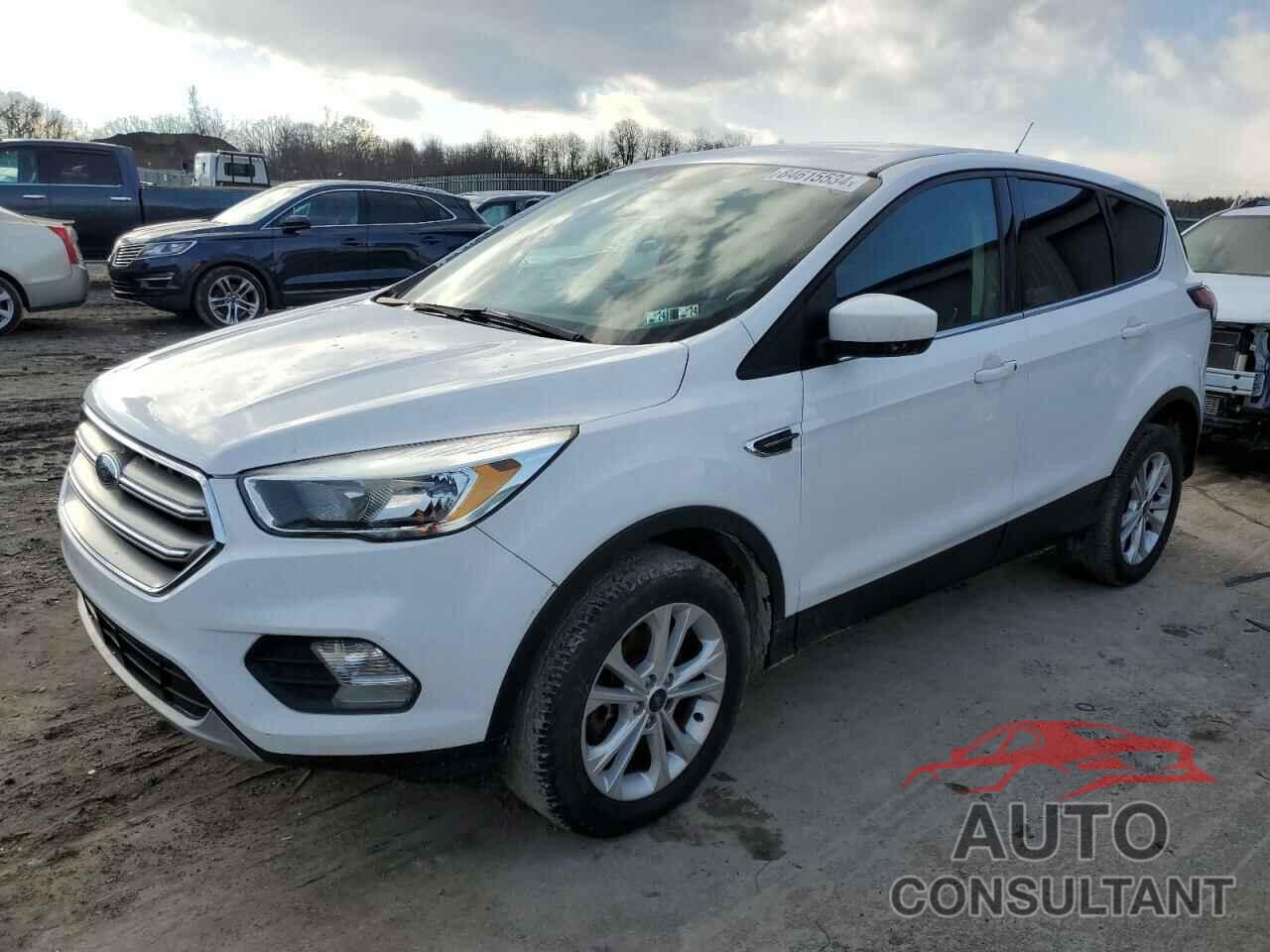 FORD ESCAPE 2017 - 1FMCU9GD5HUC97359