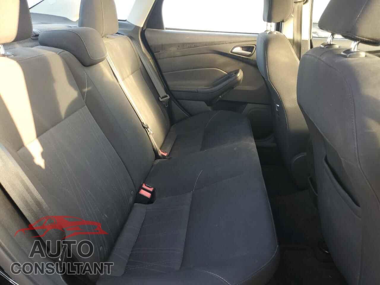 FORD FOCUS 2016 - 1FADP3F26GL324804