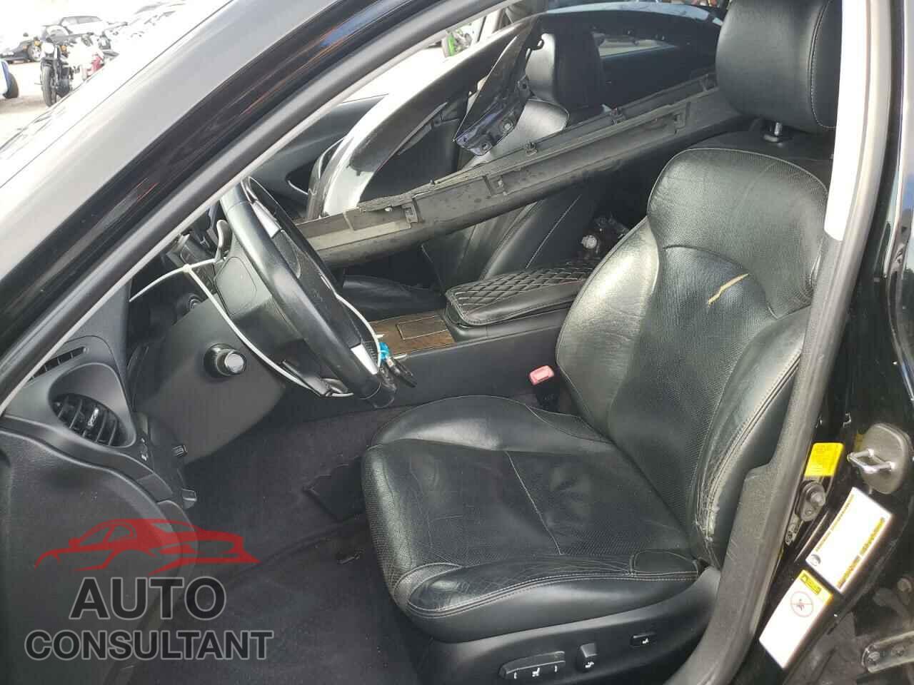 LEXUS IS 2011 - JTHBF5C23B5156183