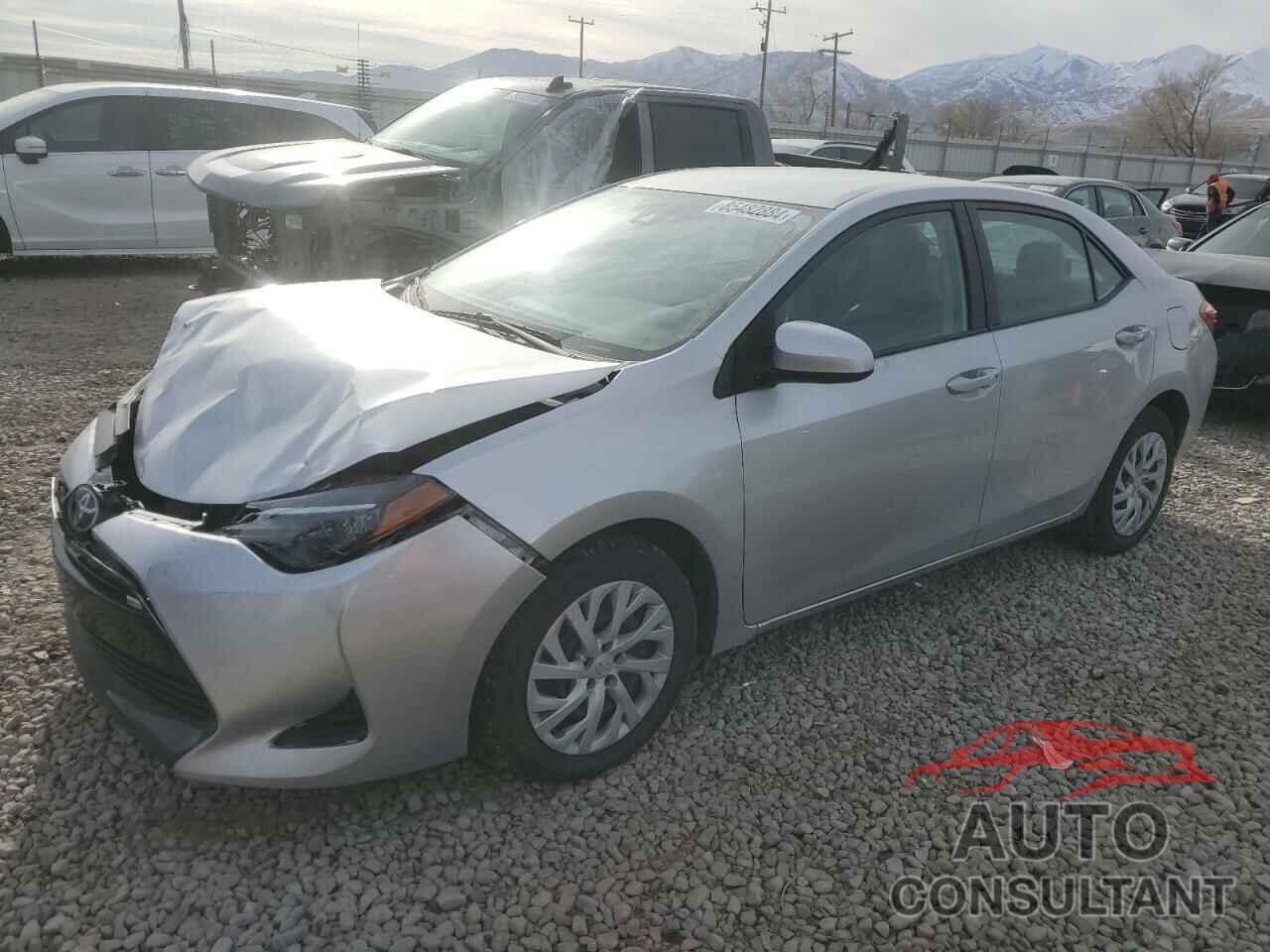 TOYOTA COROLLA 2018 - 5YFBURHE5JP775189