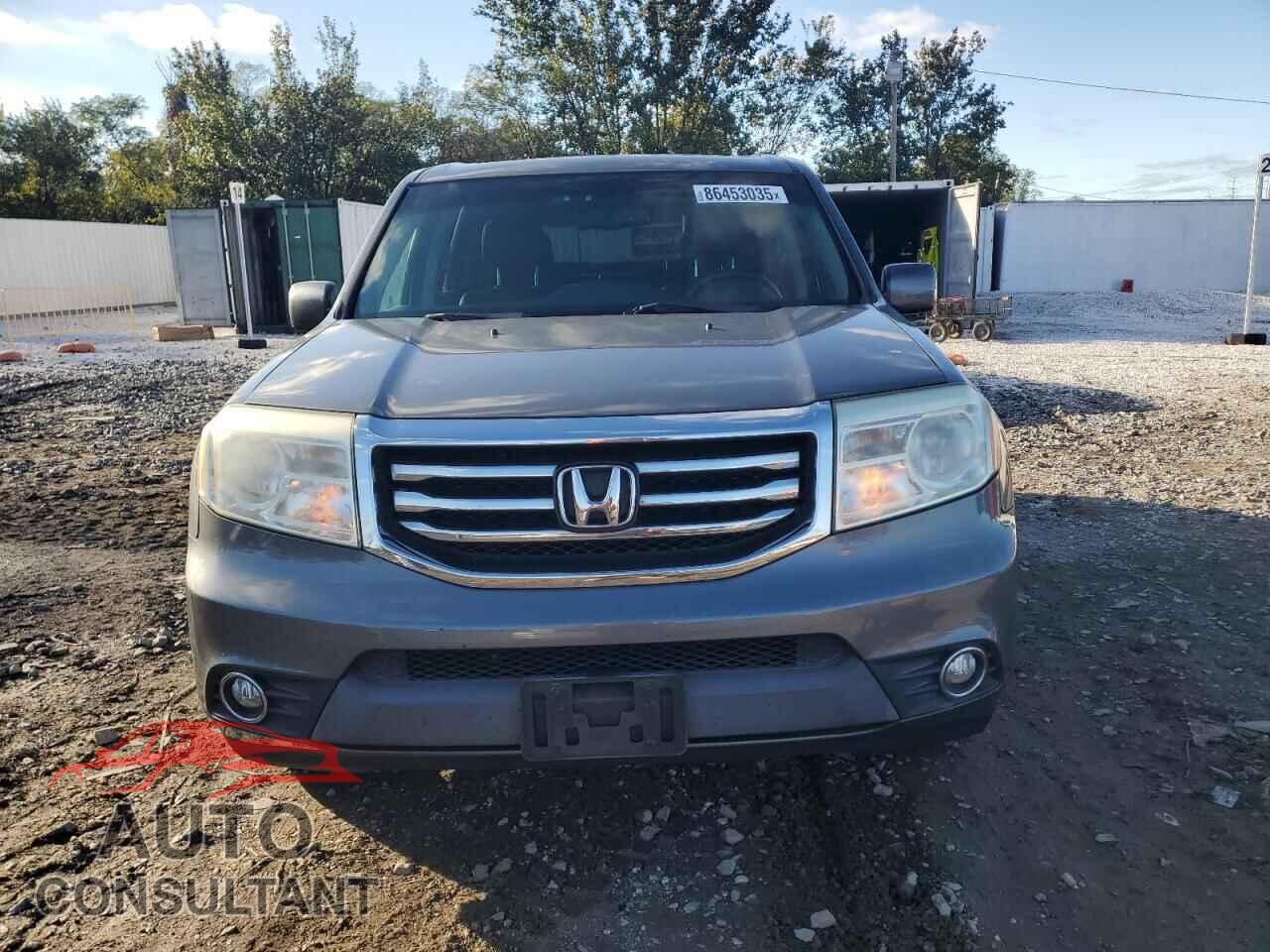 HONDA PILOT 2013 - 5FNYF4H52DB076528
