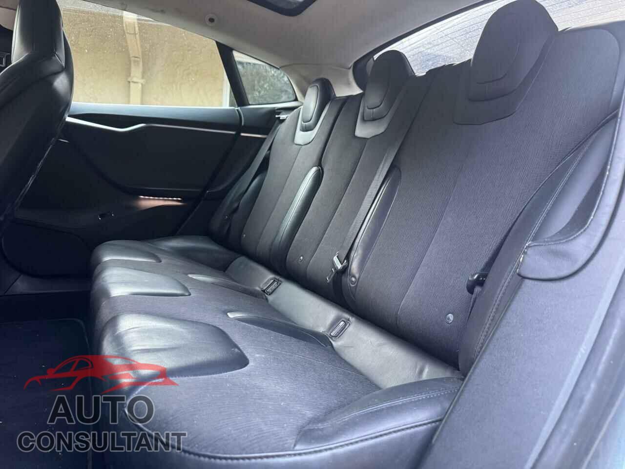 TESLA MODEL S 2013 - 5YJSA1AC6DFP10886