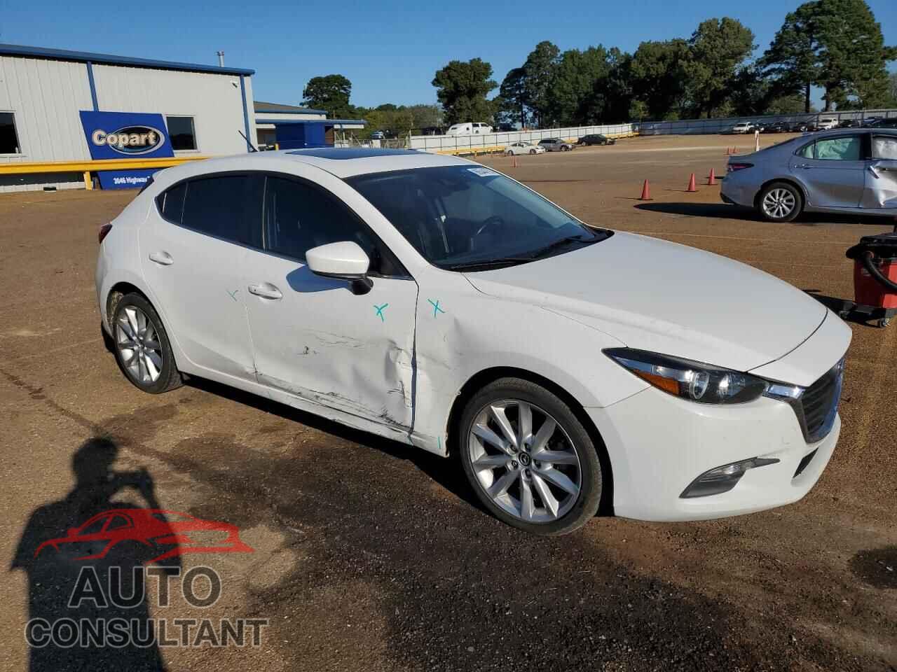 MAZDA 3 2017 - 3MZBN1L35HM132652