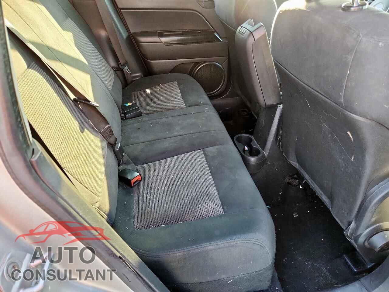 JEEP COMPASS 2011 - 1J4NF1FB5BD271774