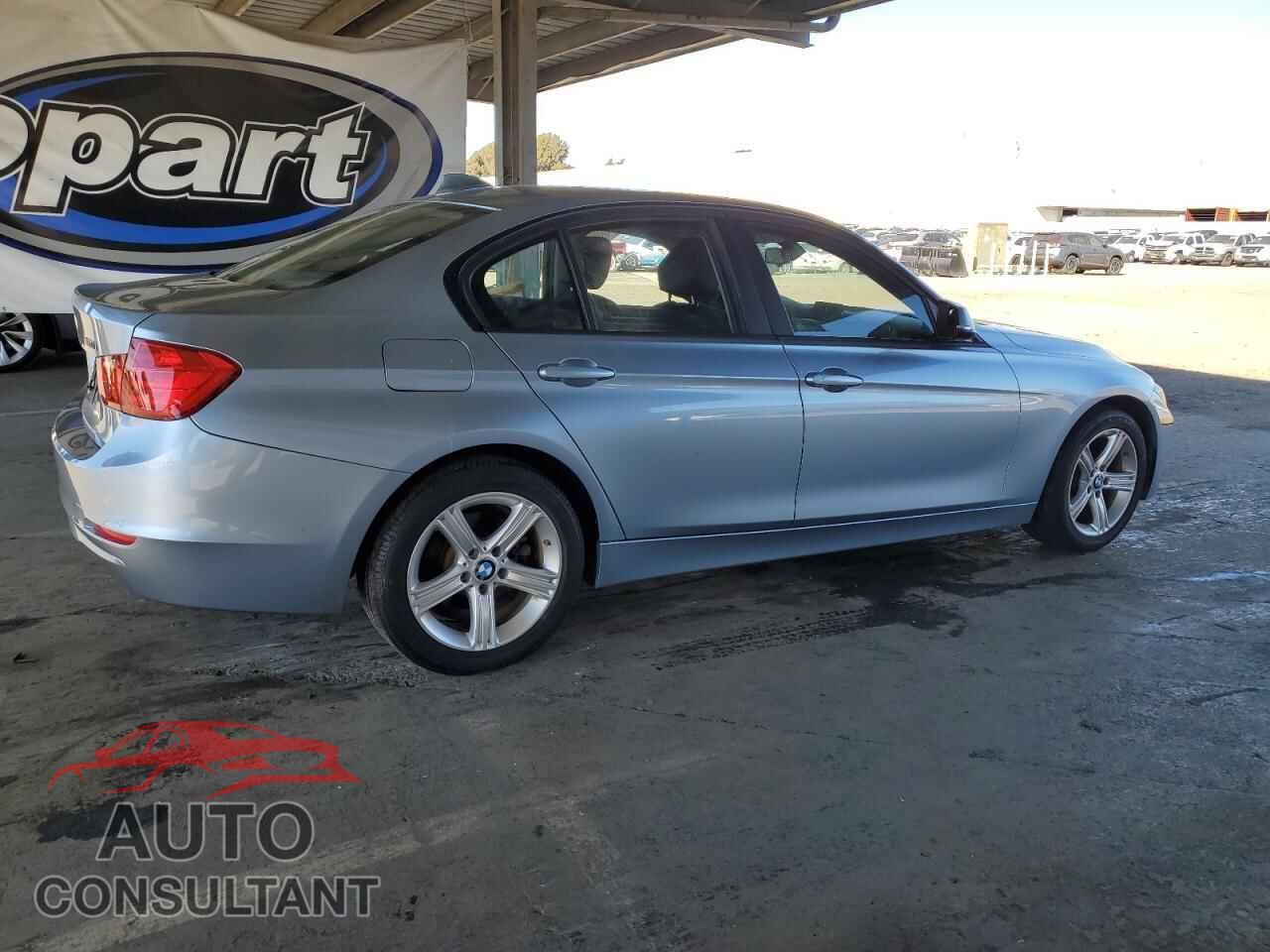 BMW 3 SERIES 2013 - WBA3C3C51DF981498
