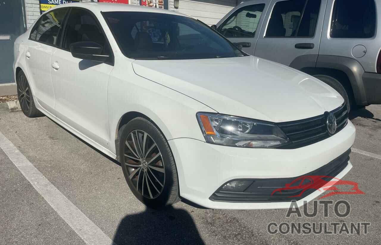 VOLKSWAGEN JETTA 2015 - 3VWD17AJ0FM400349