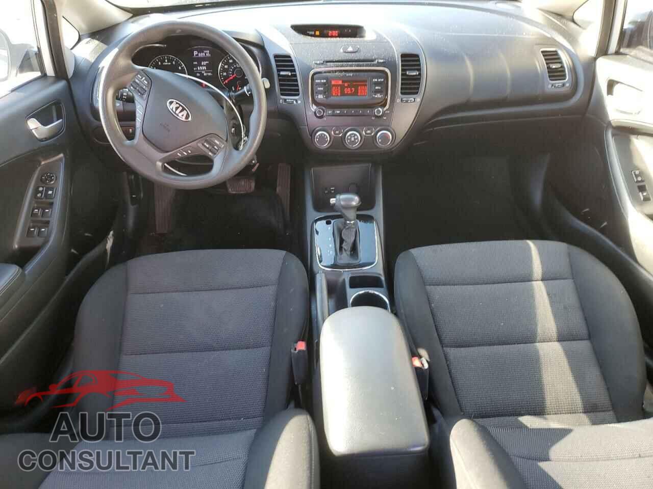 KIA FORTE 2018 - 3KPFK4A77JE220199