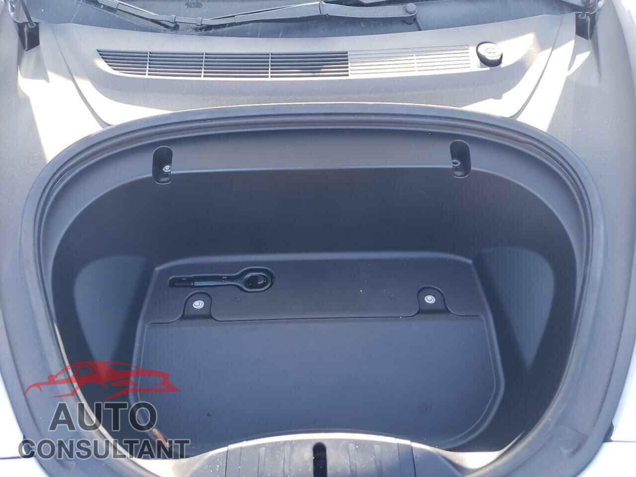 TESLA MODEL 3 2020 - 5YJ3E1EB3LF711311