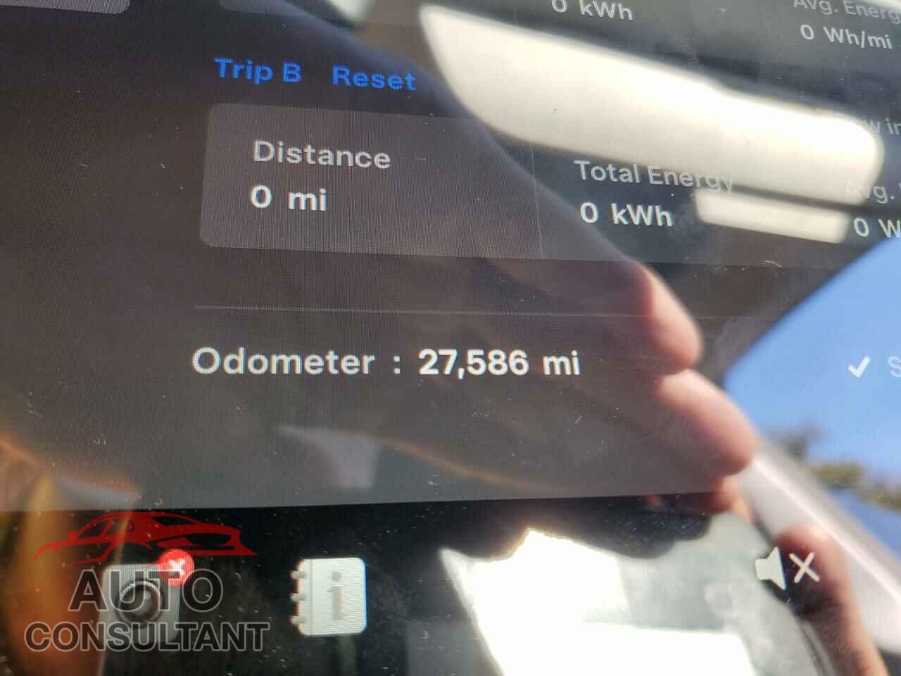 TESLA MODEL Y 2022 - 7SAYGDEE3NF443748