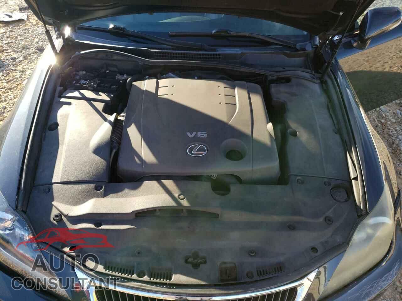 LEXUS IS 2011 - JTHCF5C29B5050230