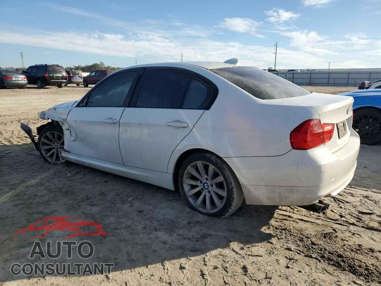 BMW 3 SERIES 2011 - WBAPH7C52BE852568