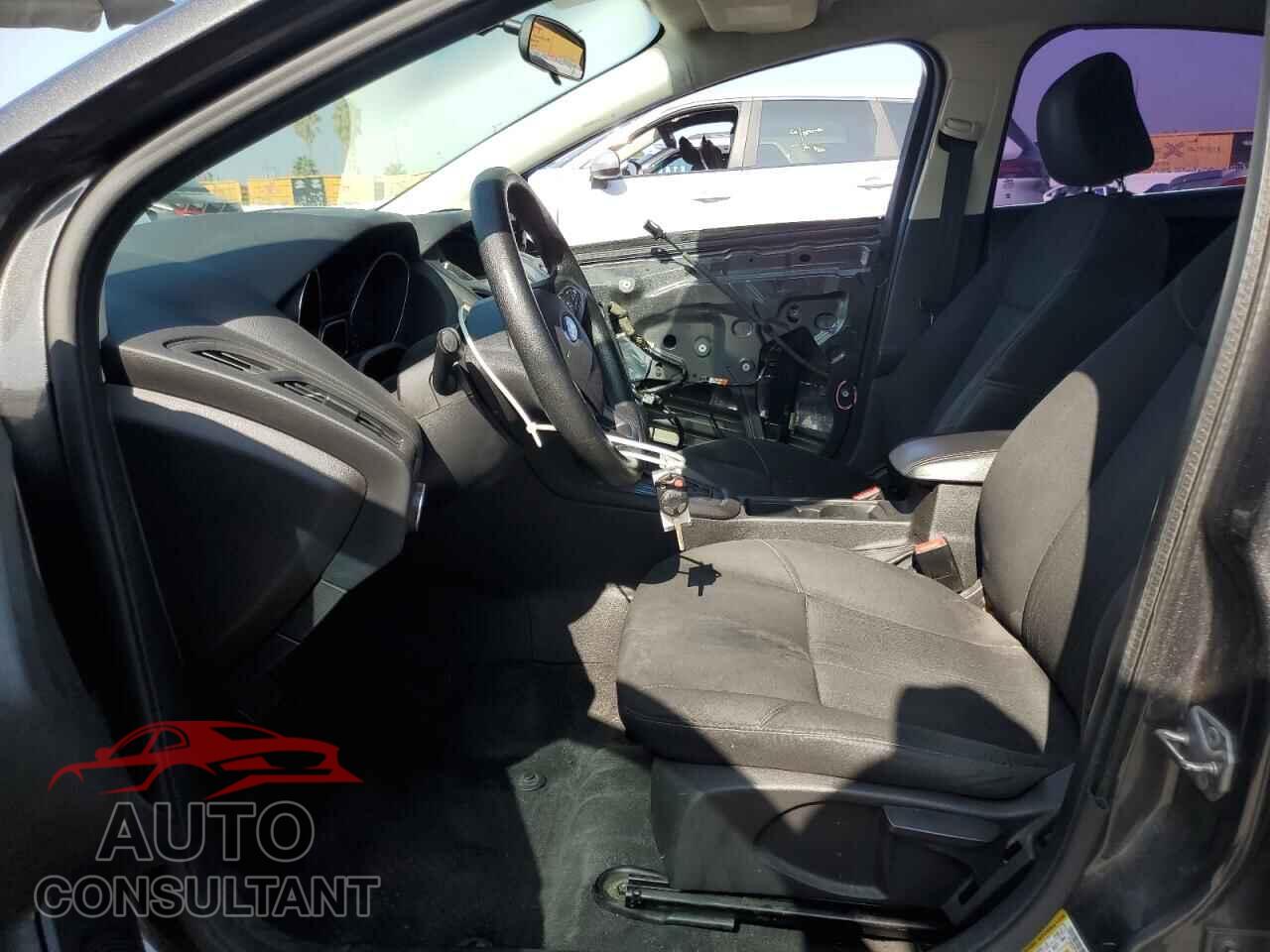 FORD FOCUS 2016 - 1FADP3F23GL322136